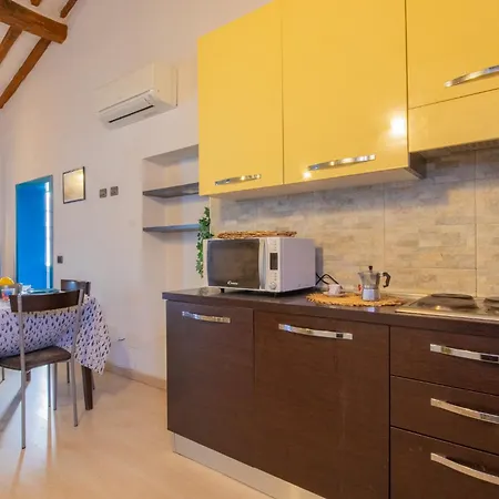 Casa Di Dea Porto Azzurro